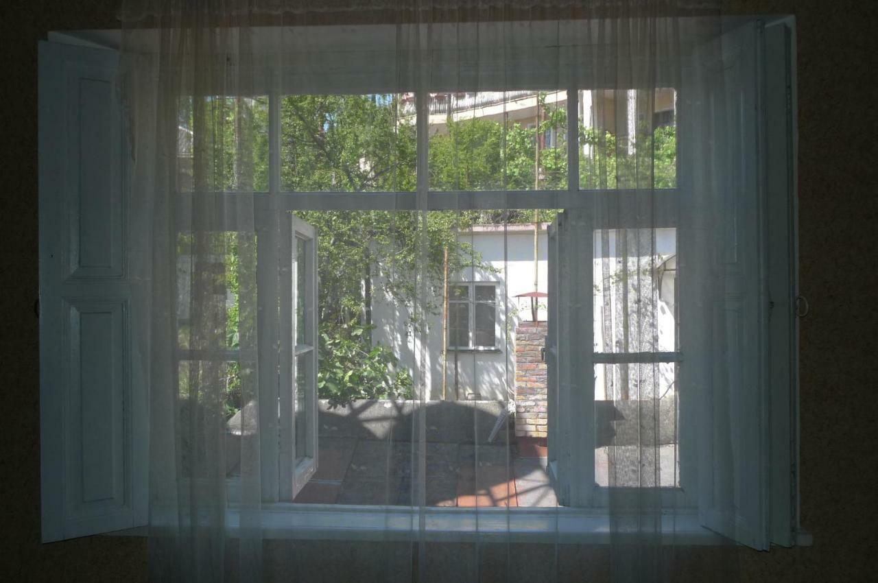 סוקהום Old Town Guesthouse מראה חיצוני תמונה