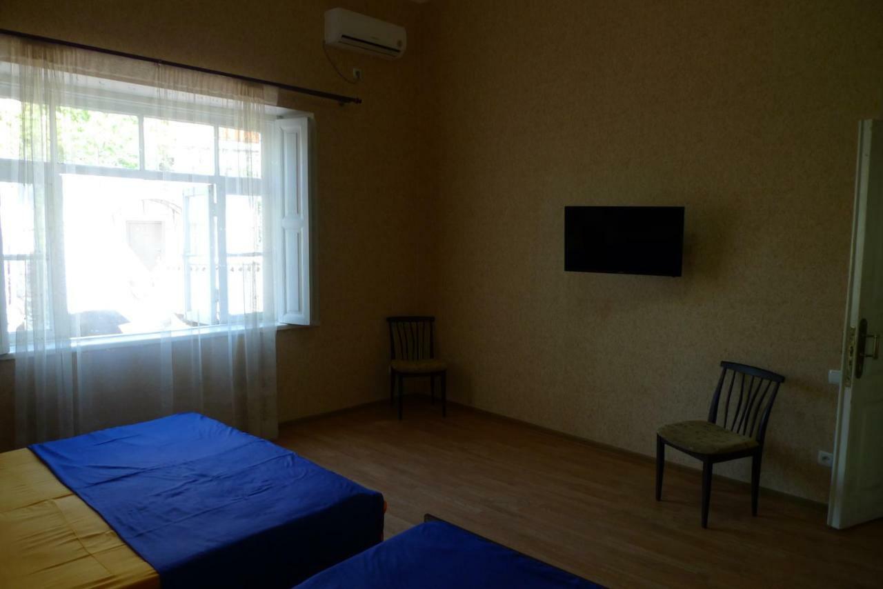 סוקהום Old Town Guesthouse מראה חיצוני תמונה